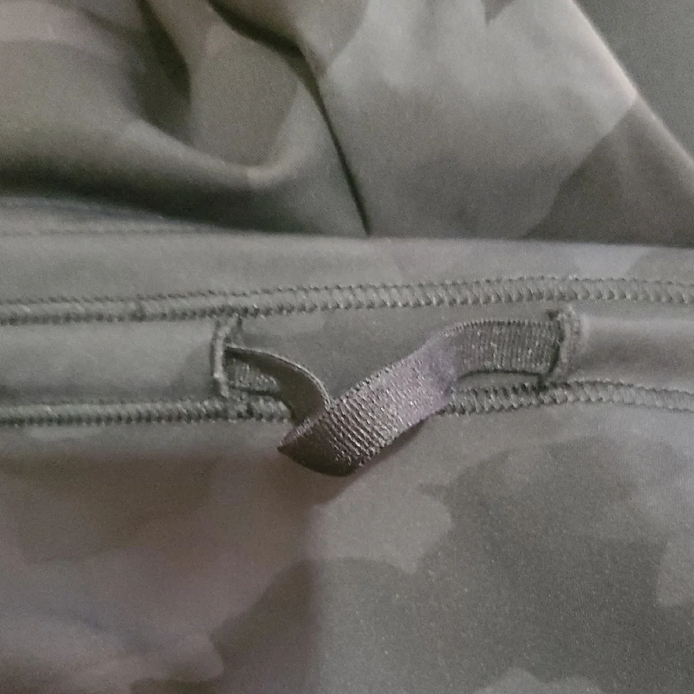 lululemon athletica Black Camouflage Leggings - Picture 8 of 8